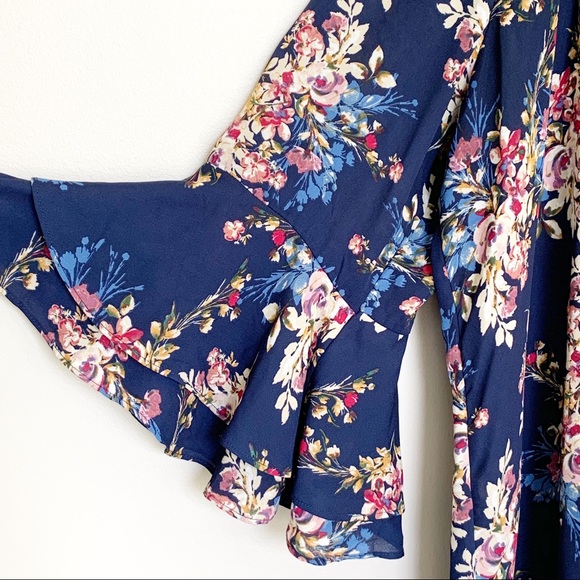 SAMI & JO PLUS Boho Floral Ruffle Sleeve Blouse - Picture 3 of 7